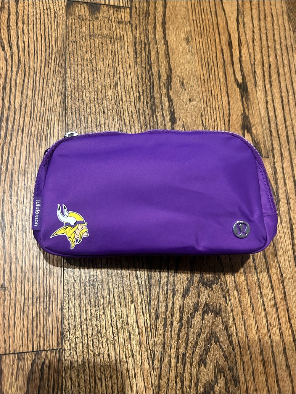 LULULEMON Minnesota Vikings Belt Bag - NFL fanatics (New with Tags)